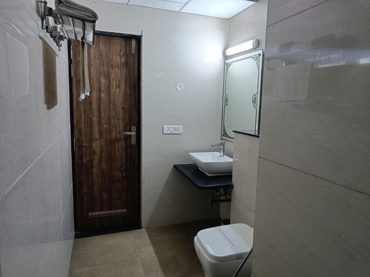 The Dwelling Paradise Ξενοδοχείο Greater Noida Εξωτερικό φωτογραφία