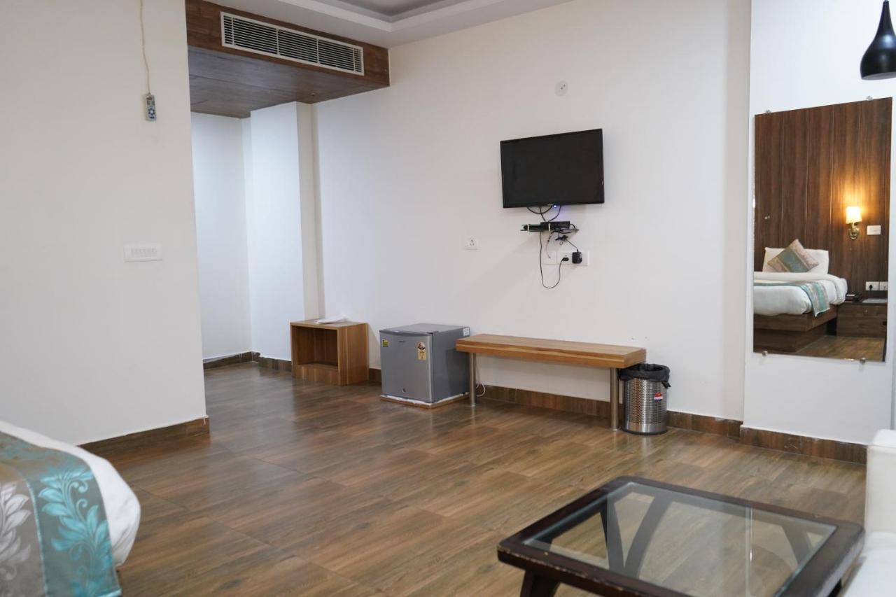 The Dwelling Paradise Ξενοδοχείο Greater Noida Εξωτερικό φωτογραφία